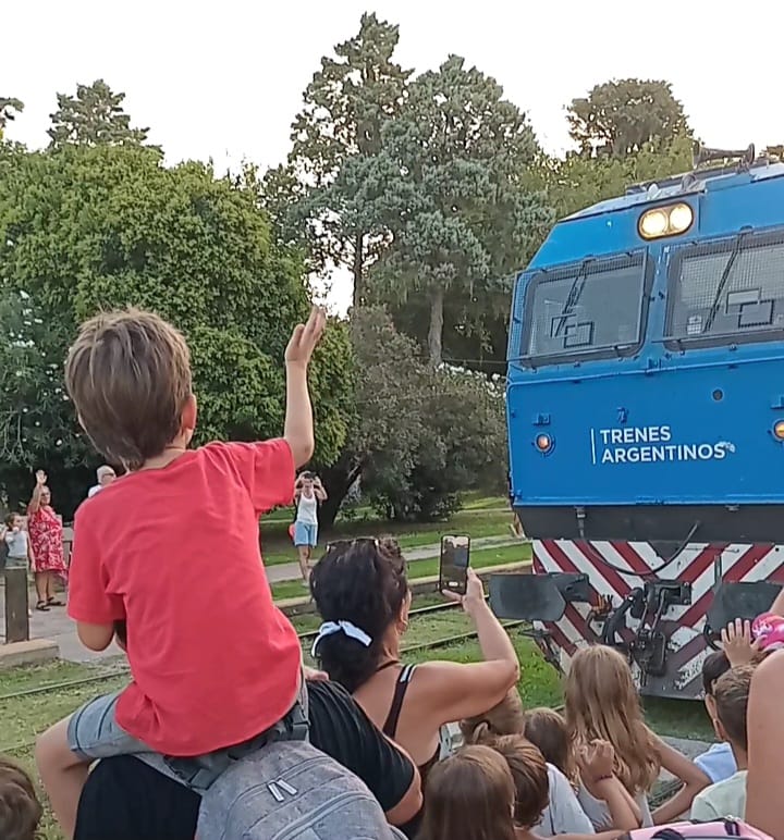 "Funes lee": un éxito con más de 300 personas “coparon” el tren Rosario-Cañada
